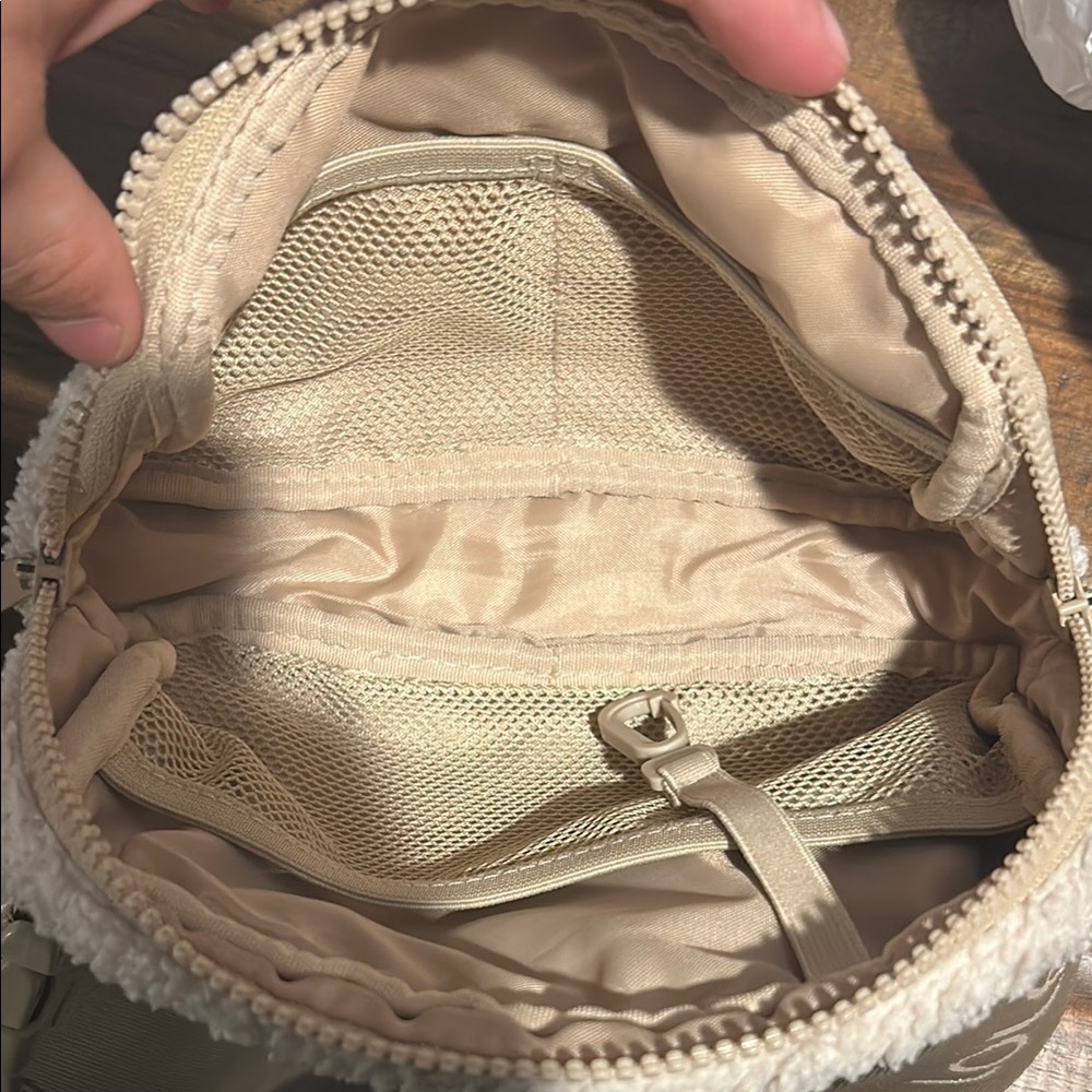 Lole Off-White Fleece Crossbody Bag - Picture 6 of 6